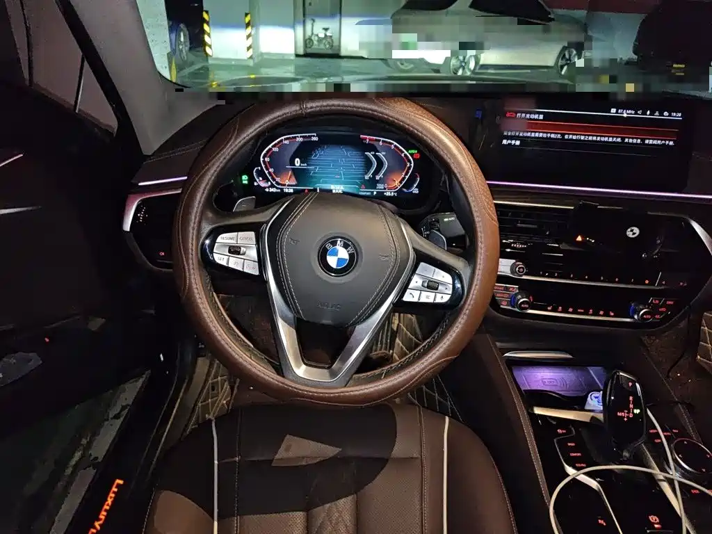 BMW 5 Series — миниатюра 11