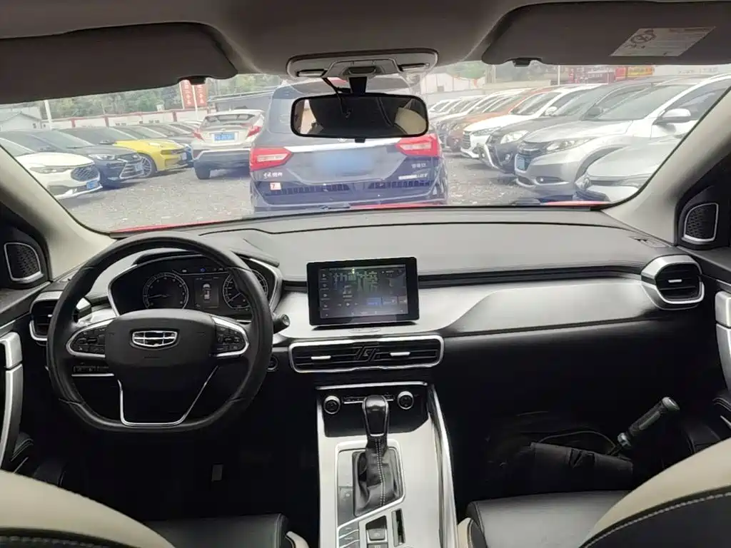 Geely Binyue — миниатюра 10