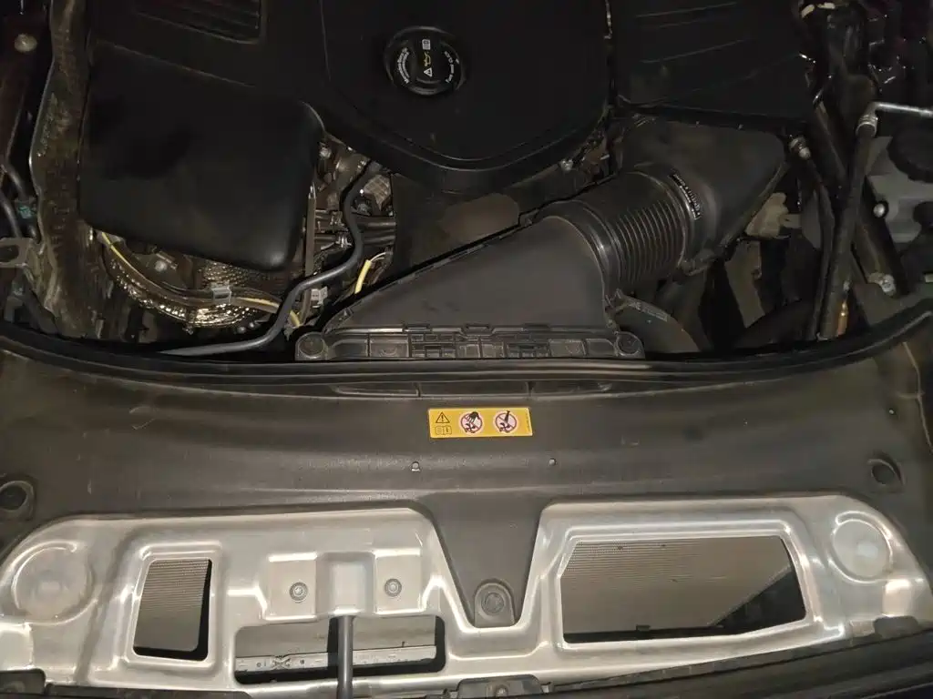 Mercedes-Benz E-Class — миниатюра 11