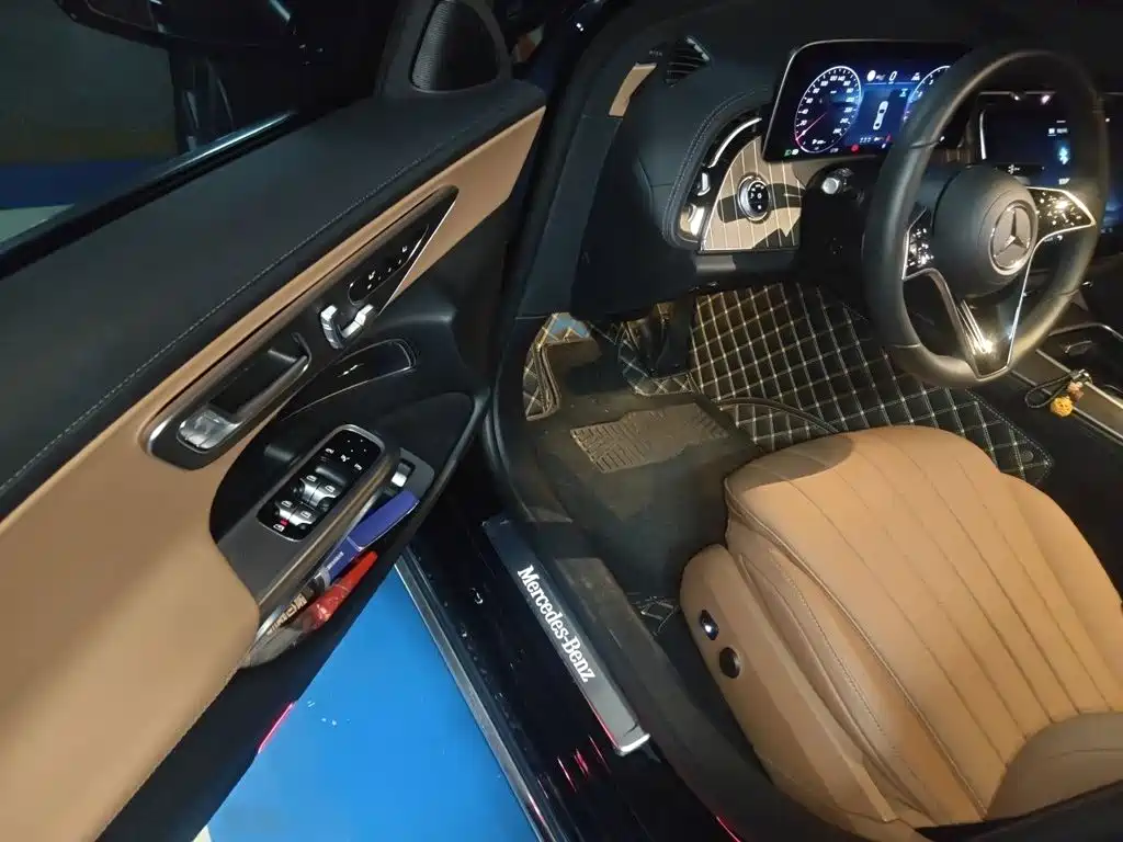Mercedes-Benz E-Class — миниатюра 14