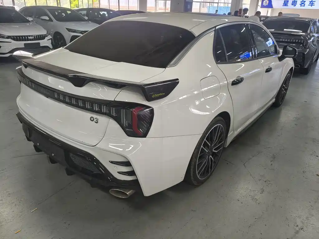 Lynk & Co 03 — миниатюра 9