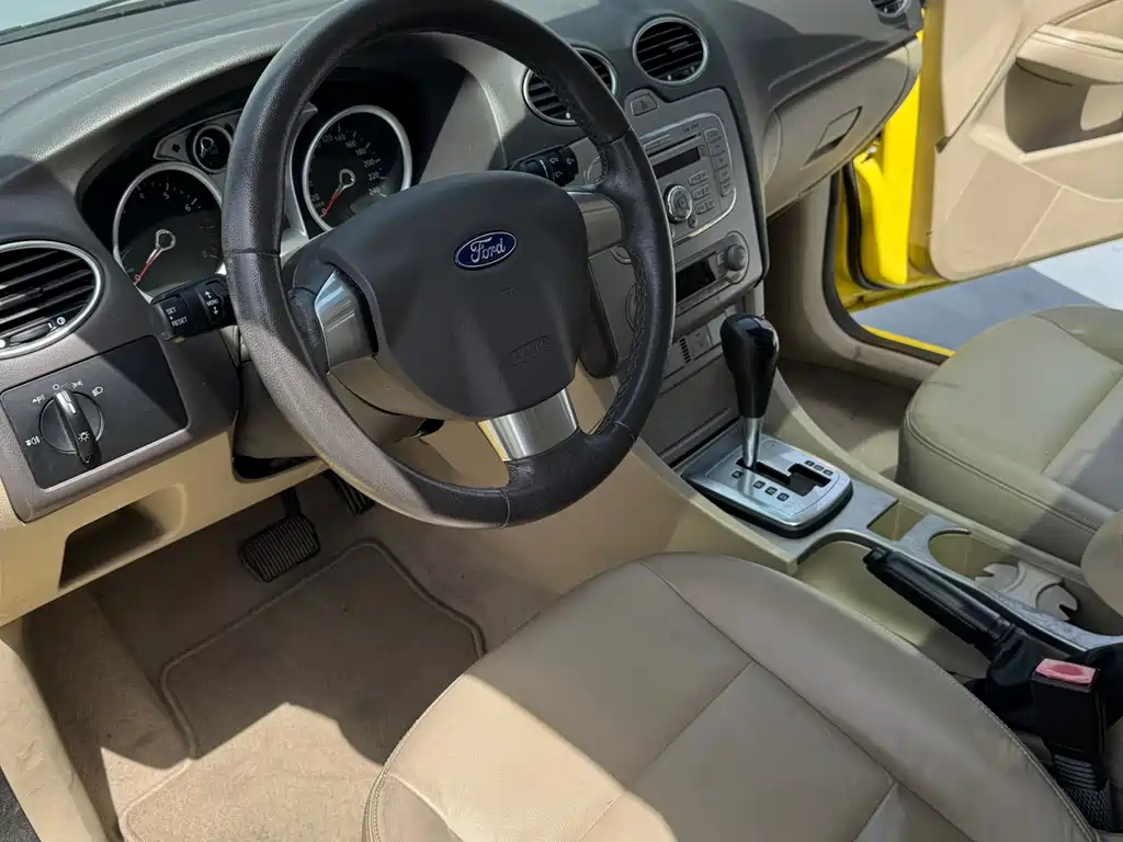 Ford Focus Hatchback Classic 1.8L Auto Fashion Type, фото 10