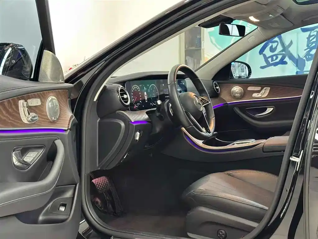 MERCEDES-BENZ E CLASS