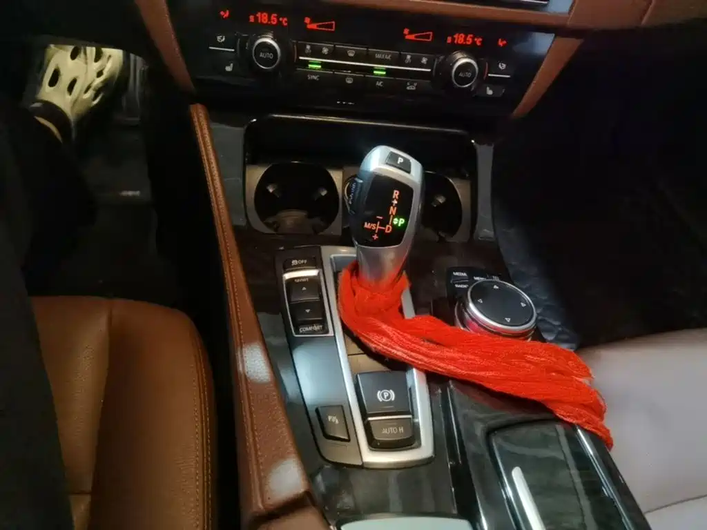 BMW 5 Series — миниатюра 14