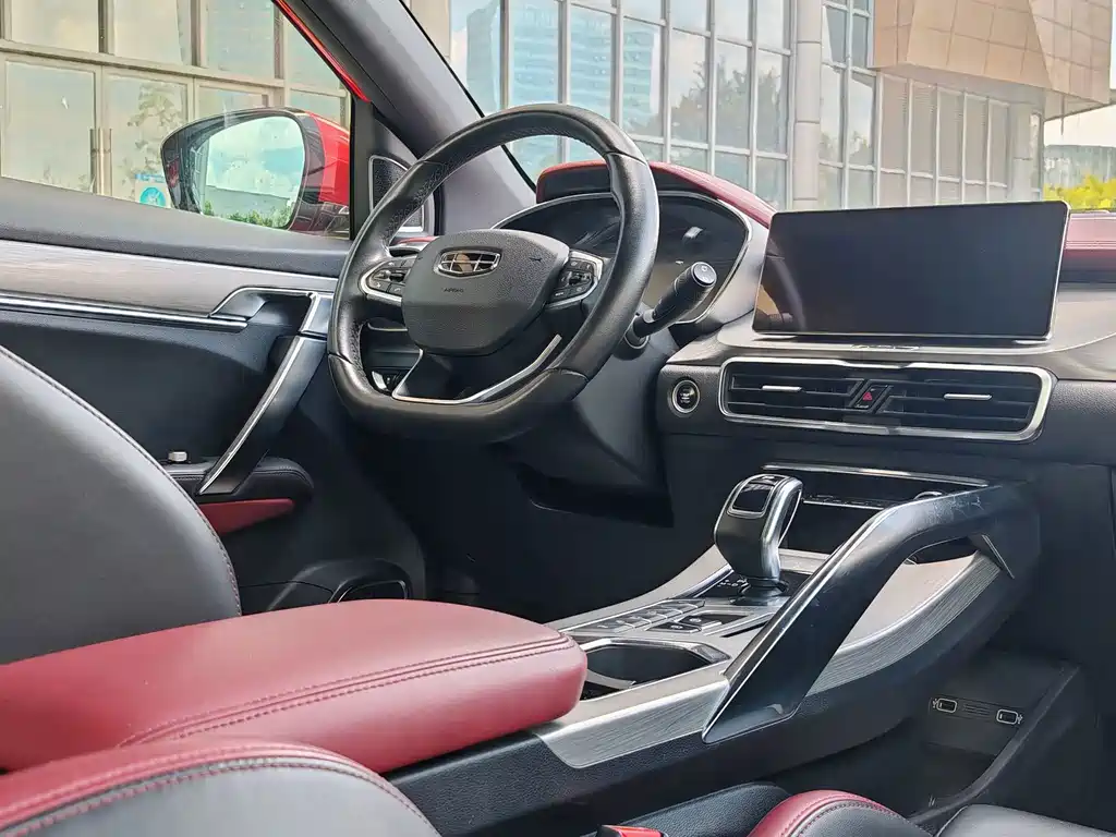 Geely Binyue — миниатюра 8