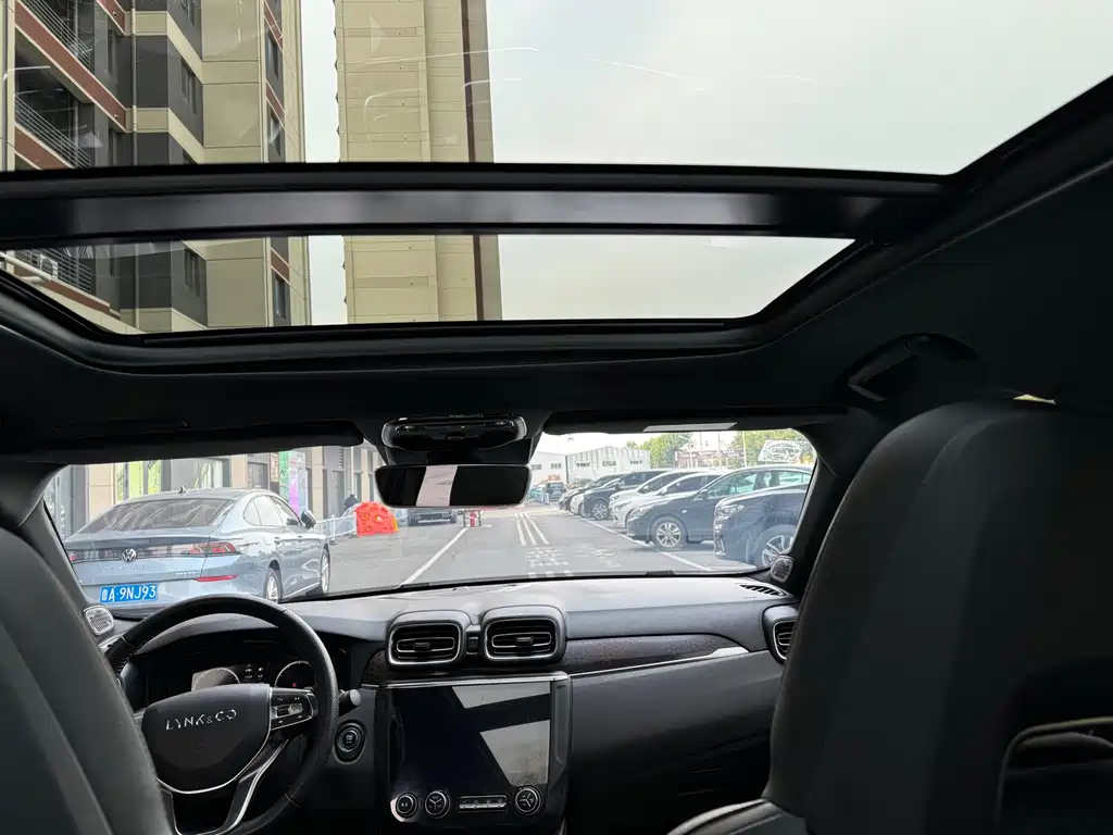 Lynk & Co 03 — миниатюра 11