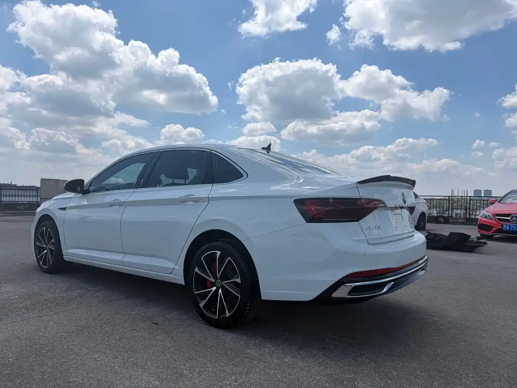 Volkswagen Sagitar — миниатюра 4