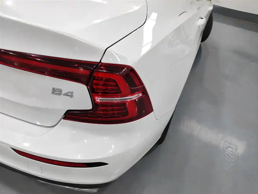 Volvo S60 - фото 24