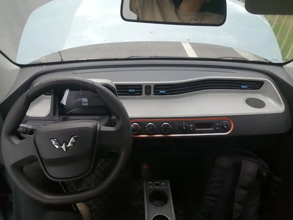 Wuling MINIEV — миниатюра 10