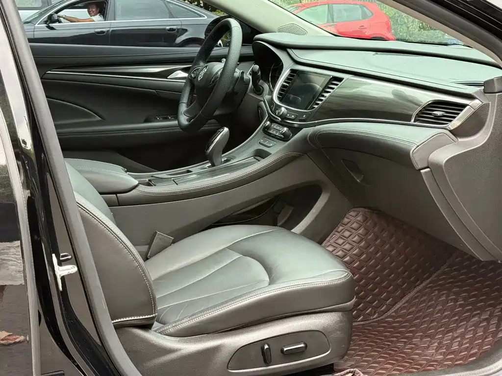 Buick LaCrosse — миниатюра 10