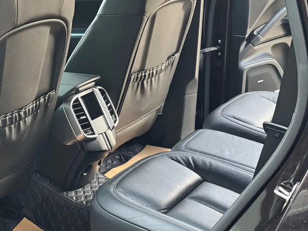 Porsche Cayenne 2014 Cayenne Platinum Edition 3.0T