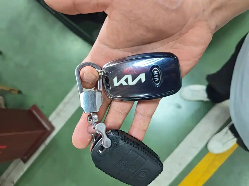Kia K5 New Energy — миниатюра 9
