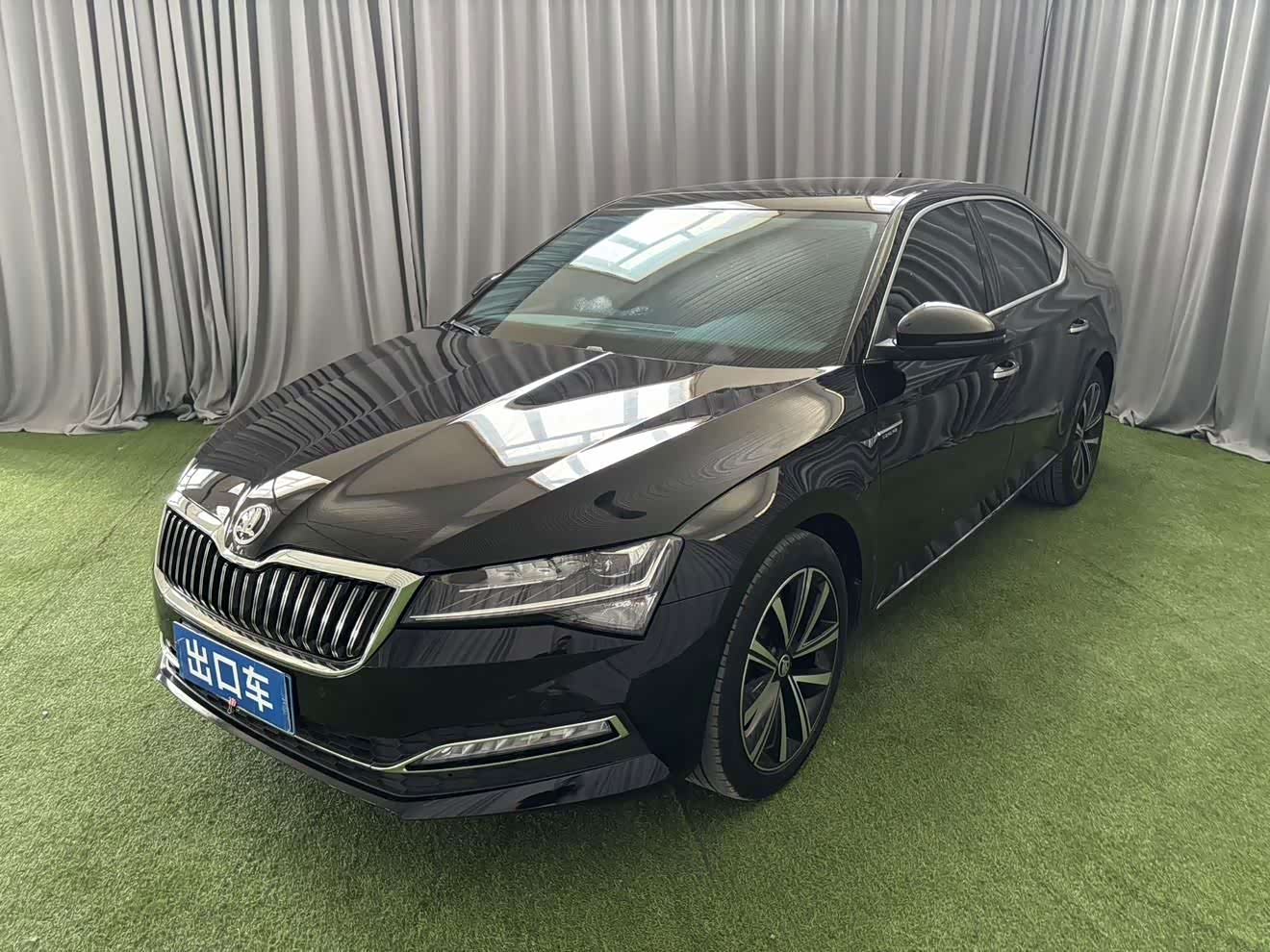 Skoda Superb 1.4 л 2023 г. Чёрный, пробег 18000 км