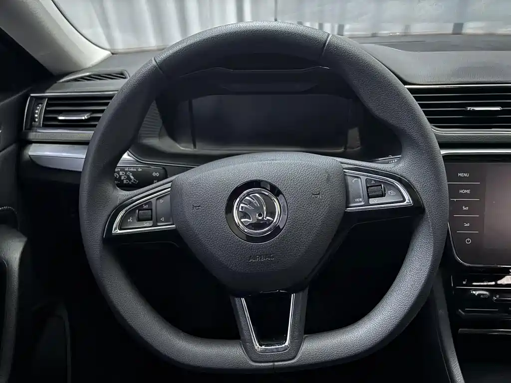Skoda Superb — миниатюра 16