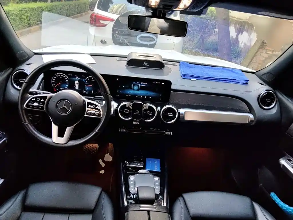Mercedes-Benz GLB — миниатюра 10