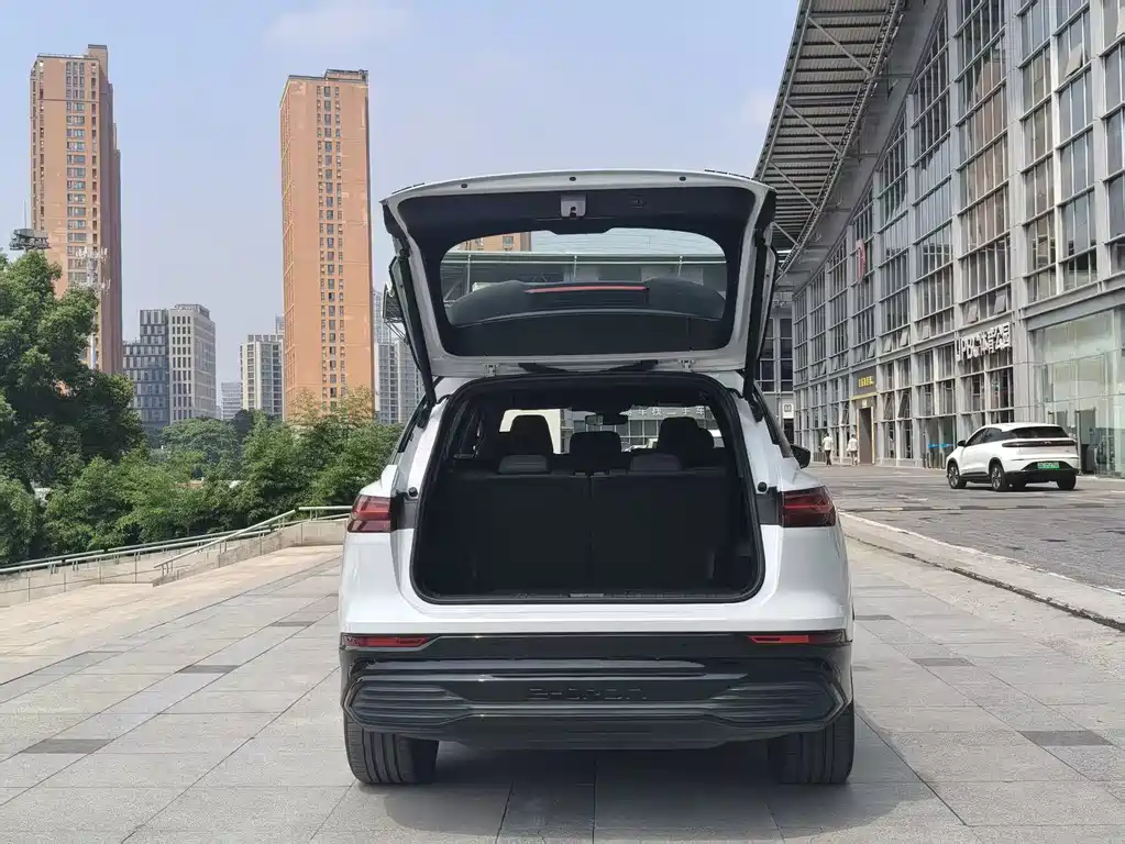 Audi Q5 e-tron — миниатюра 18
