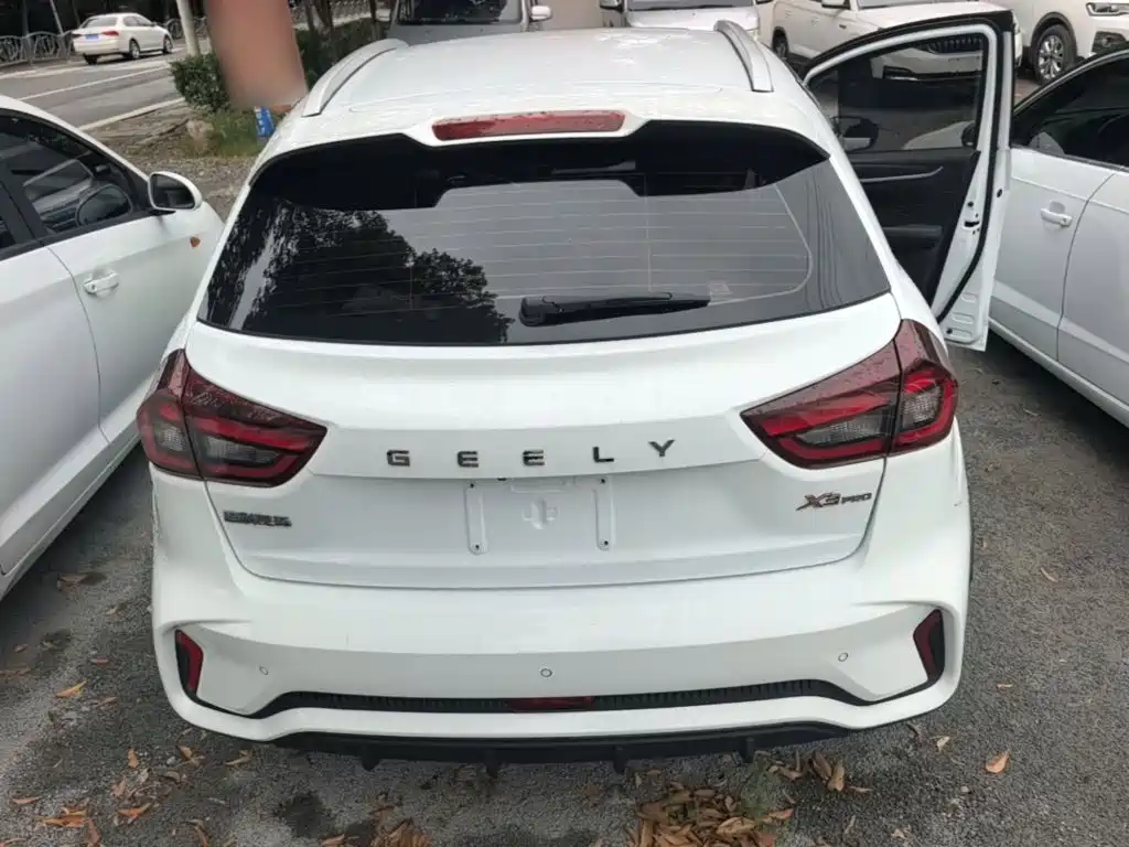 Geely Vision X3 — миниатюра 6