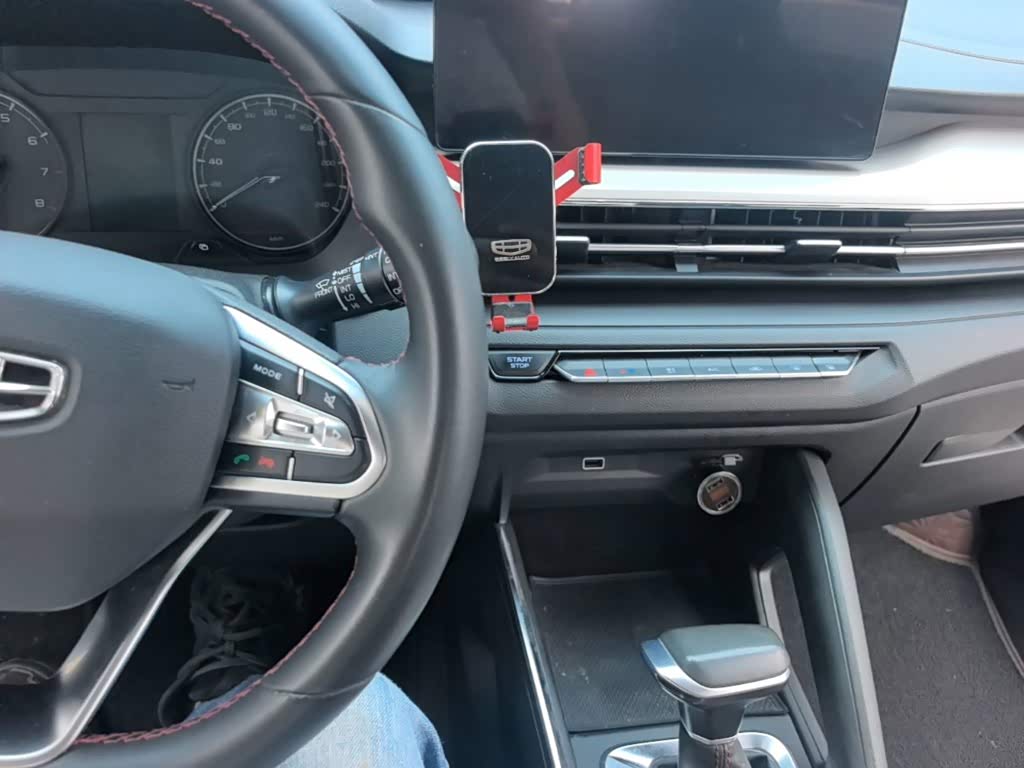 Geely Vision X3 1.5 л 2022 г. Белый, пробег 29300 км