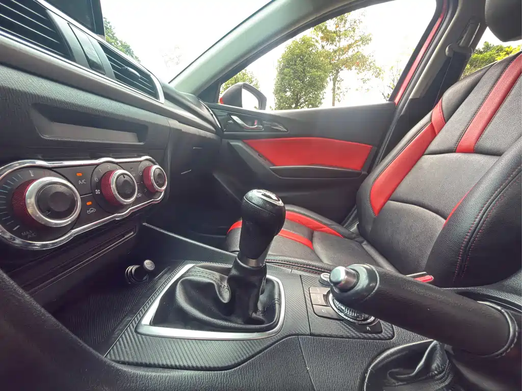 Mazda 3 Axela — миниатюра 17