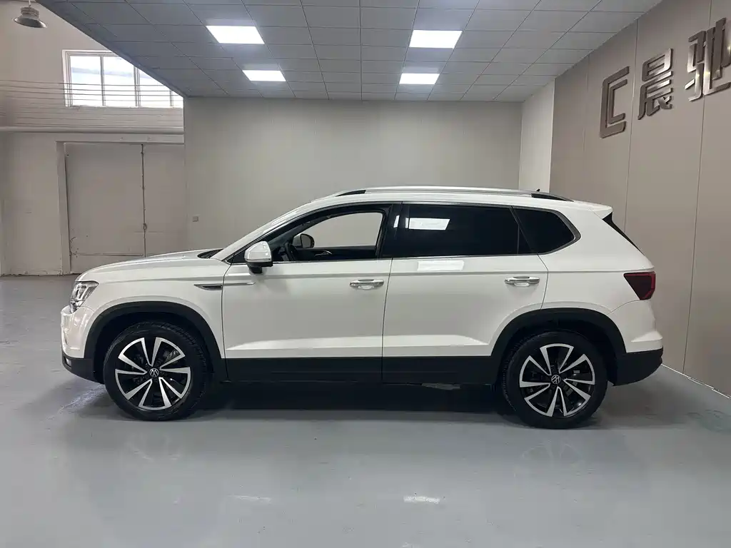 Volkswagen Tharu — миниатюра 7