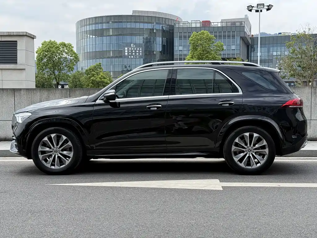 Mercedes-Benz GLE (Import) — миниатюра 4