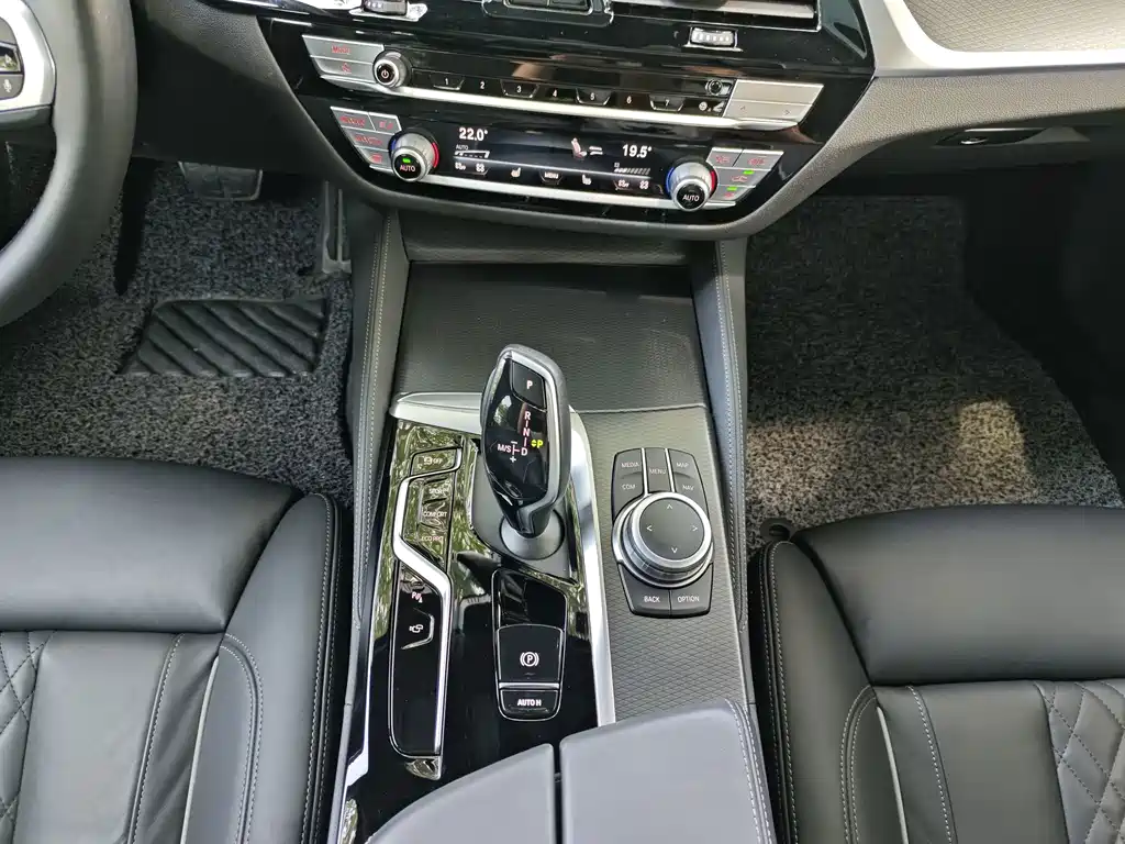 BMW 5 Series (Import) — миниатюра 19