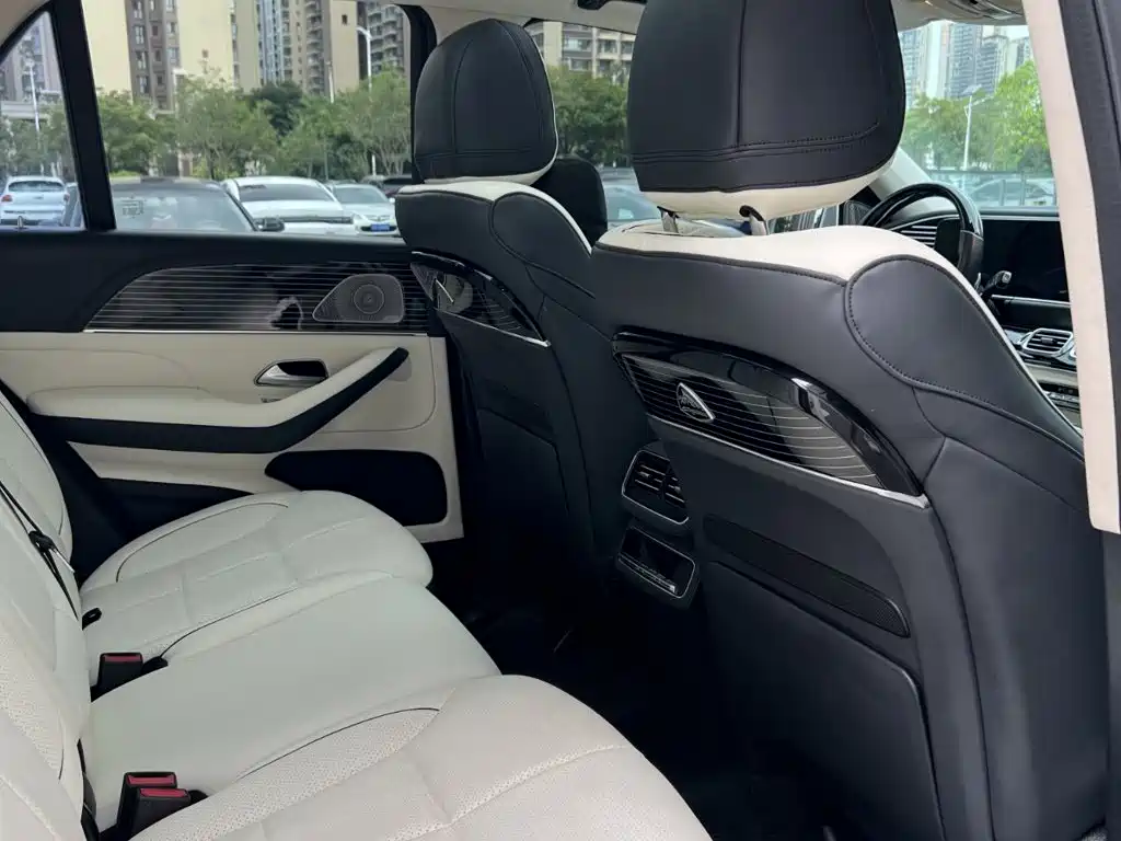 Mercedes-Benz GLE (Import) — миниатюра 12