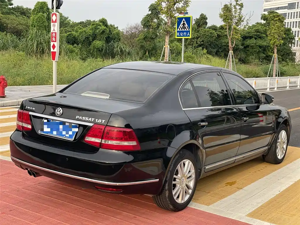 Volkswagen Passat 2009 1.8T MT Premium