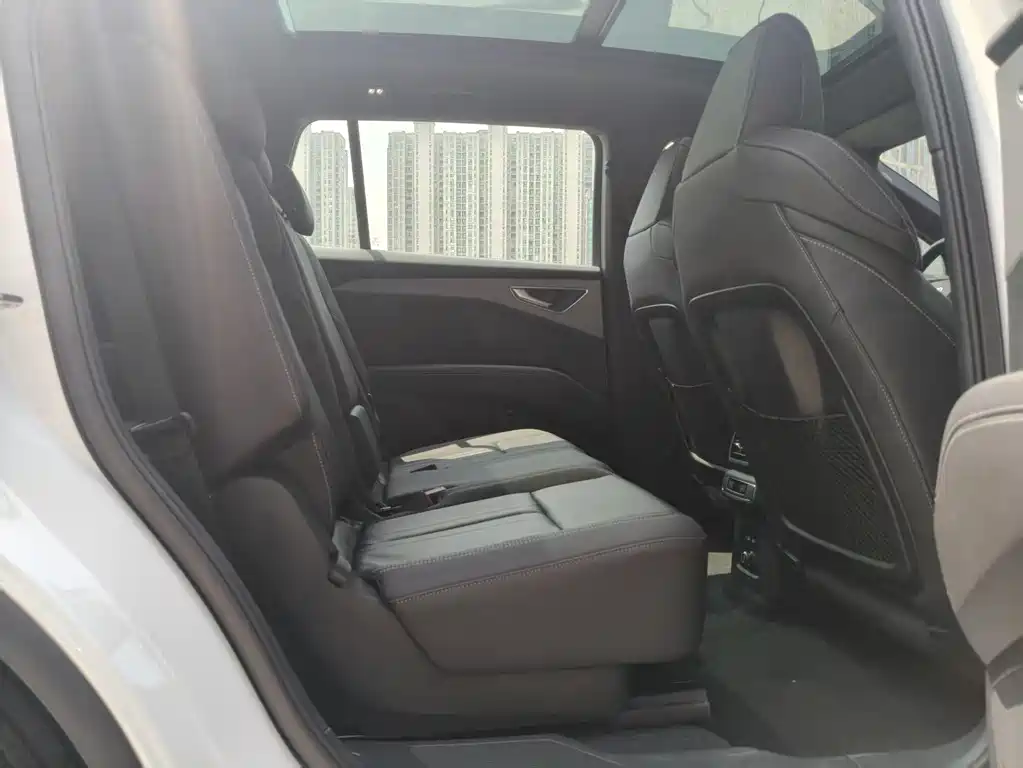Audi Q5 e-tron — миниатюра 15
