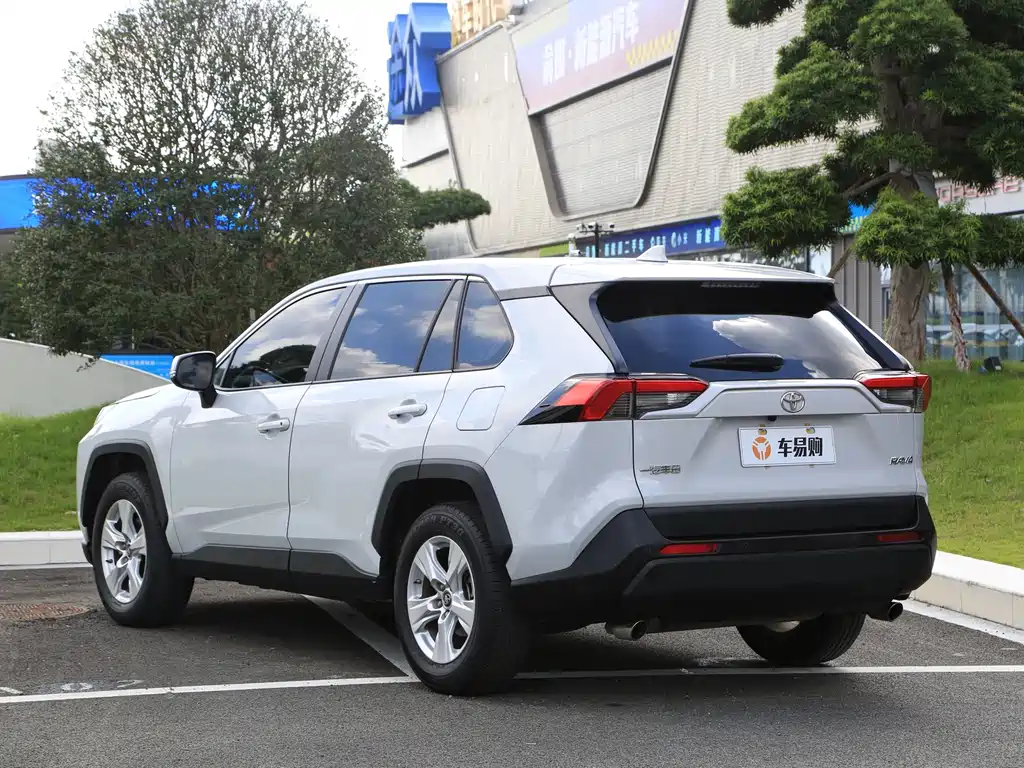 Toyota RAV4 — миниатюра 19