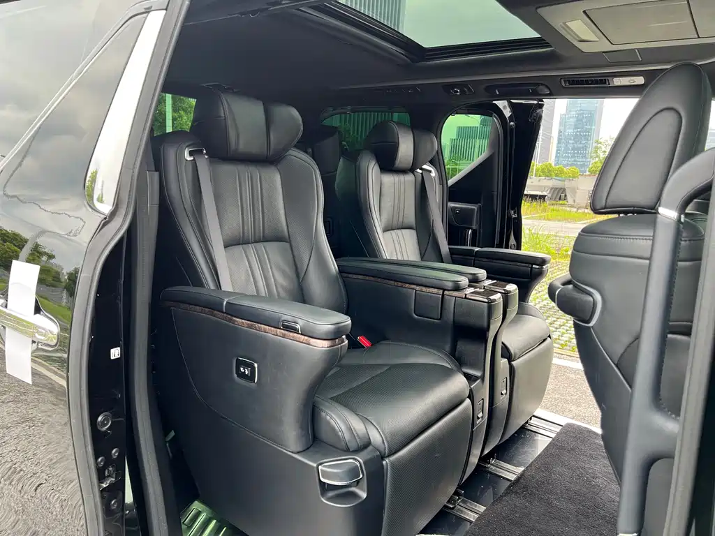 Toyota Alphard 2021 2.5L Luxury