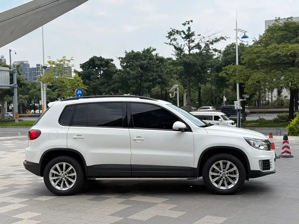 Volkswagen Tiguan — миниатюра 2
