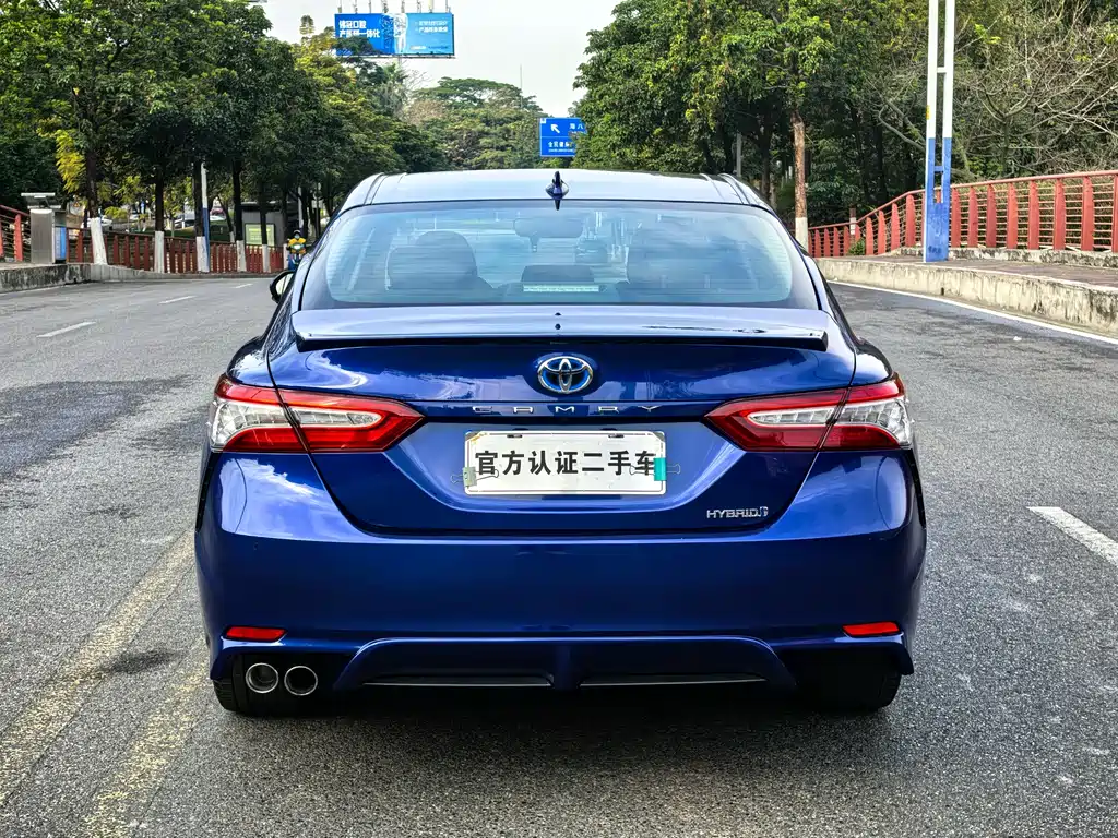 TOYOTA CAMRY