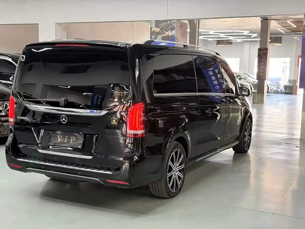 Mercedes-Benz V-Class — миниатюра 16