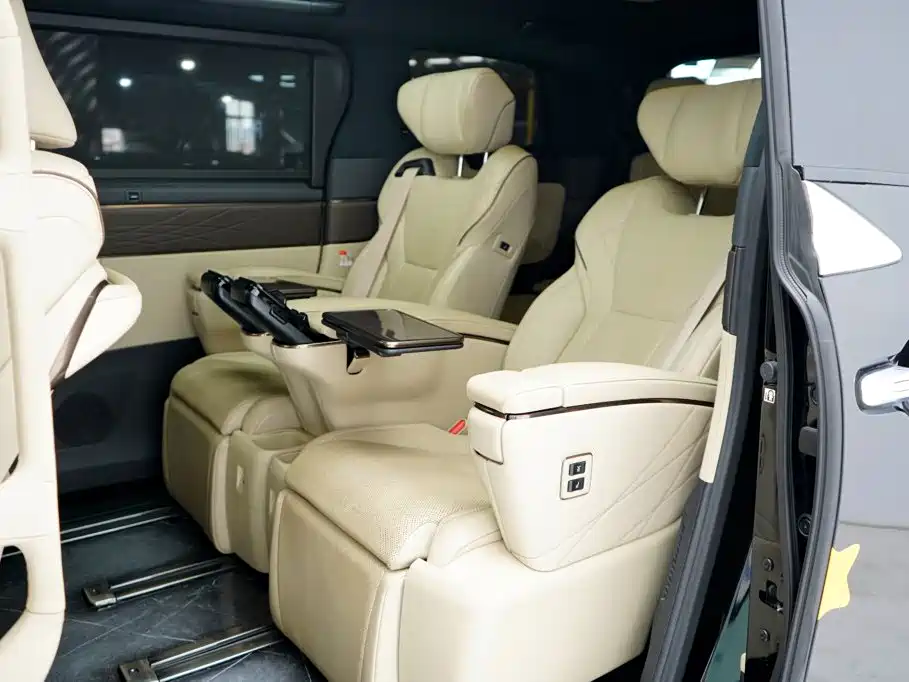 Toyota Vellfire — миниатюра 7