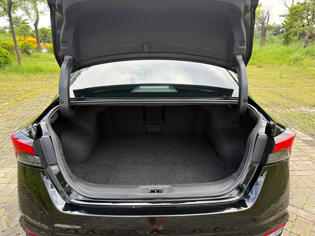 Nissan Teana — миниатюра 7