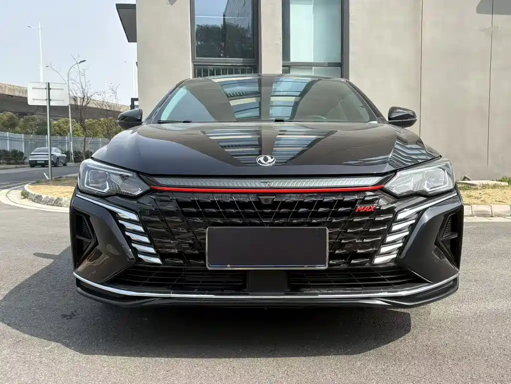 DONGFENG YI HYUN MAX