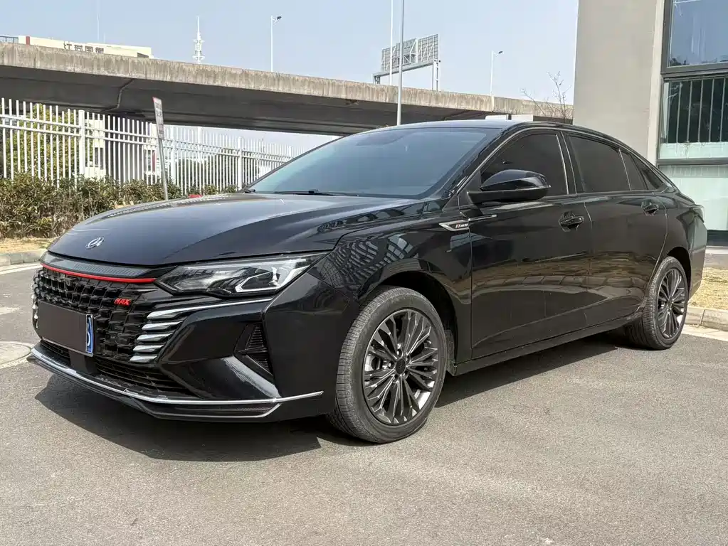 DONGFENG YI HYUN MAX