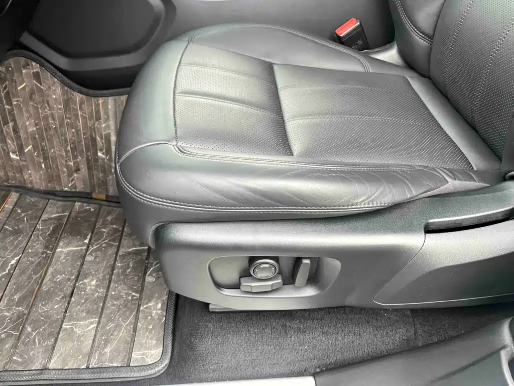 Land Rover Sport PHEV — миниатюра 8