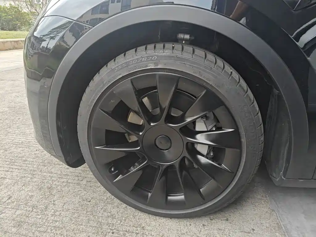 Tesla Model Y — миниатюра 23