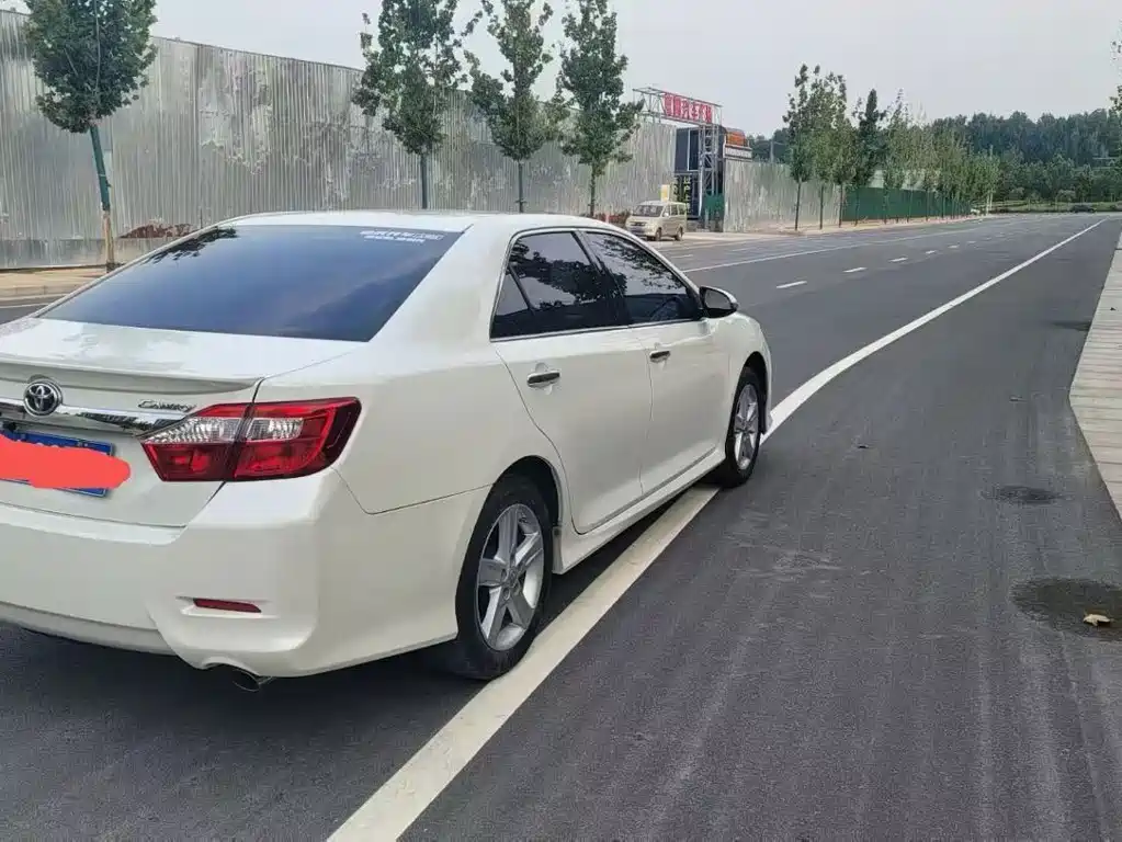Toyota Camry — миниатюра 8