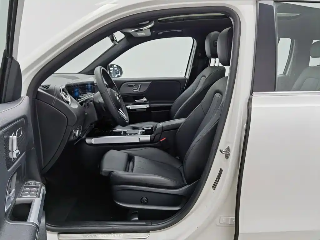 Mercedes-Benz GLB — миниатюра 10