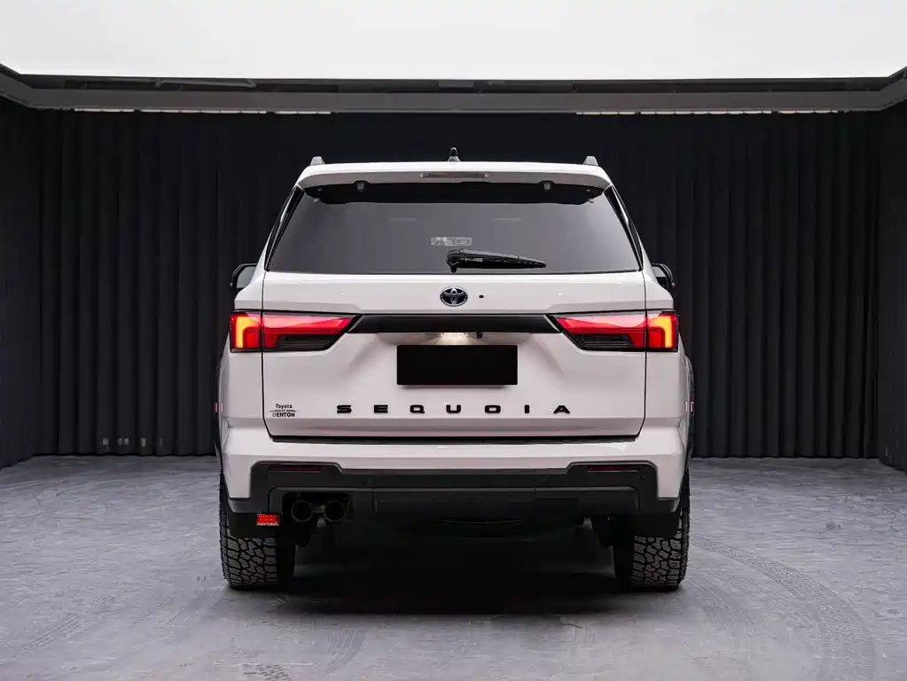 Toyota Sequoia — миниатюра 5