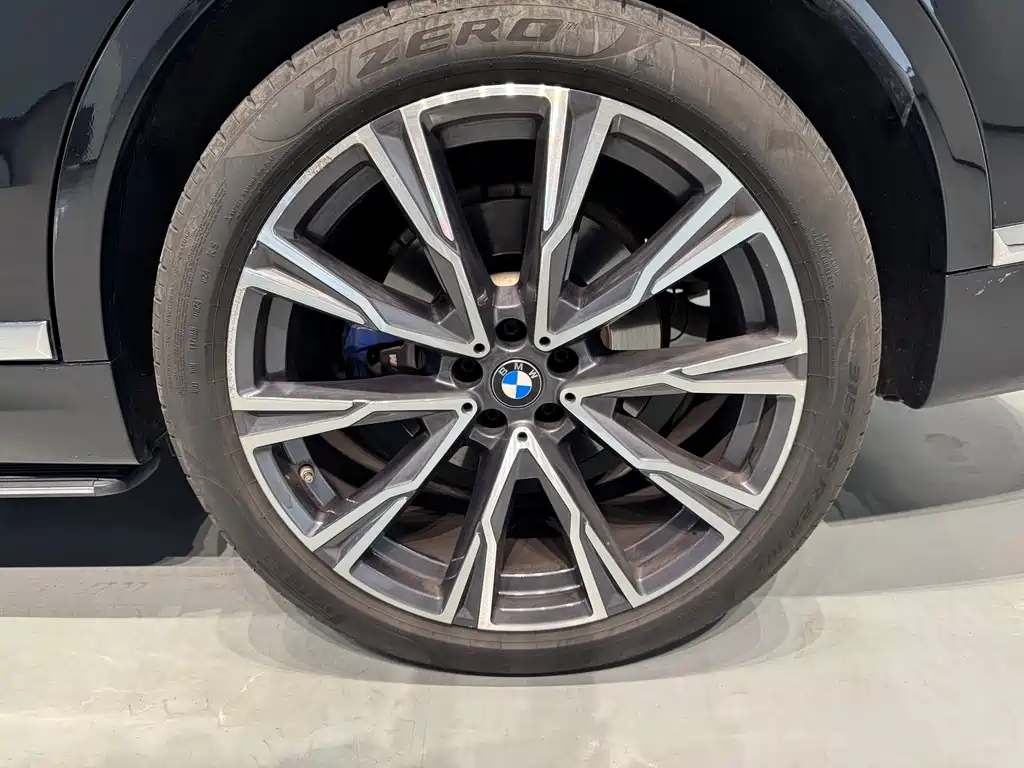BMW X7 — миниатюра 10