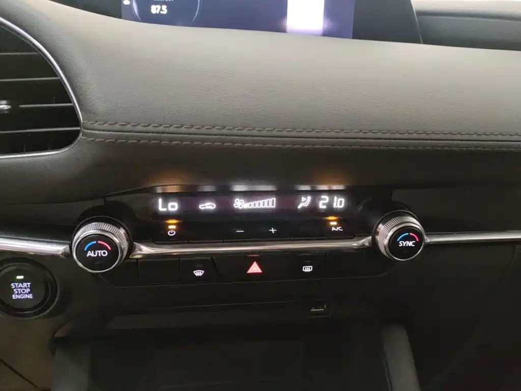 Mazda 3 Axela — миниатюра 13