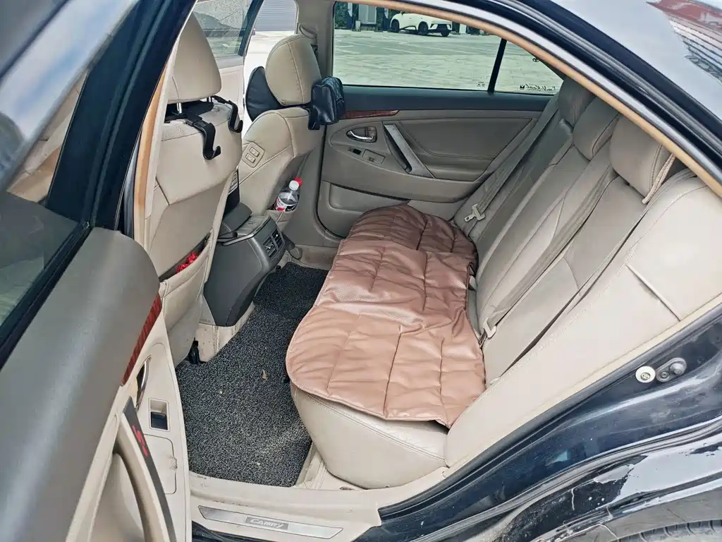 Toyota Camry — миниатюра 12