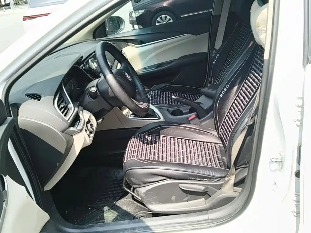 Buick Excelle — миниатюра 15