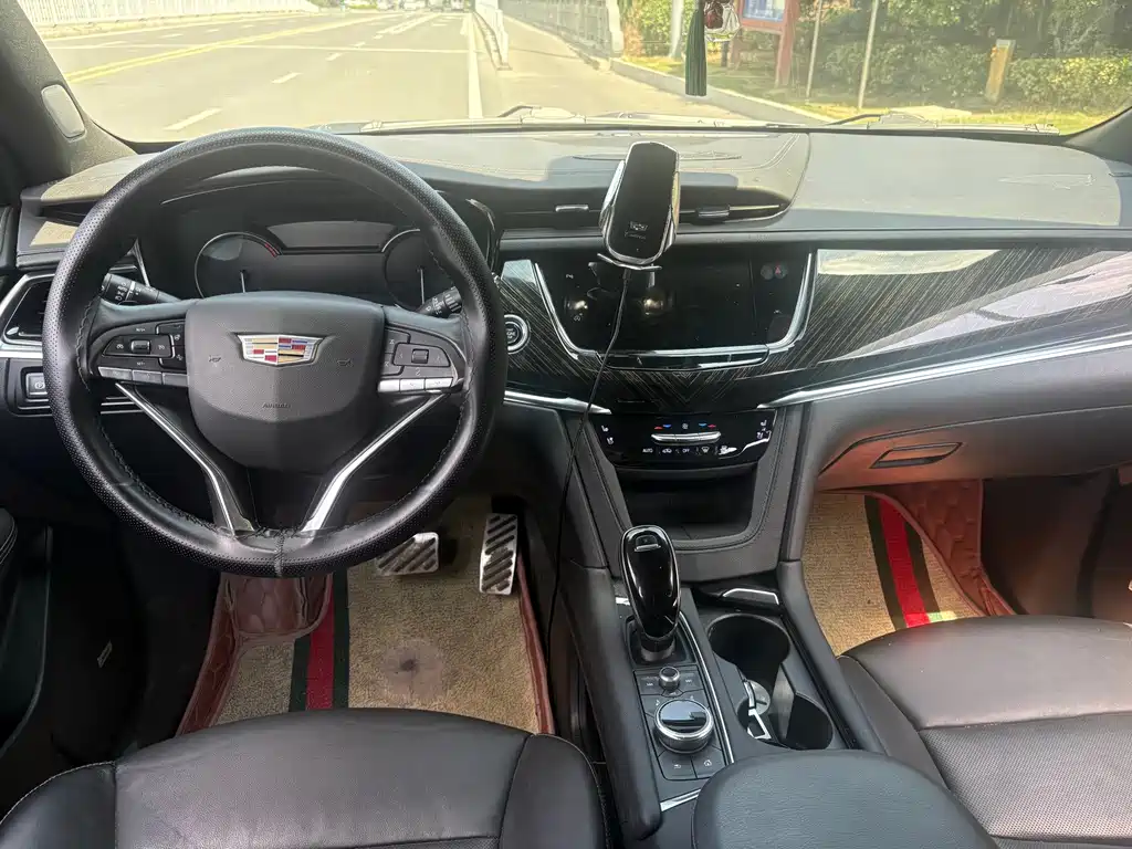 Cadillac XT6 — миниатюра 5