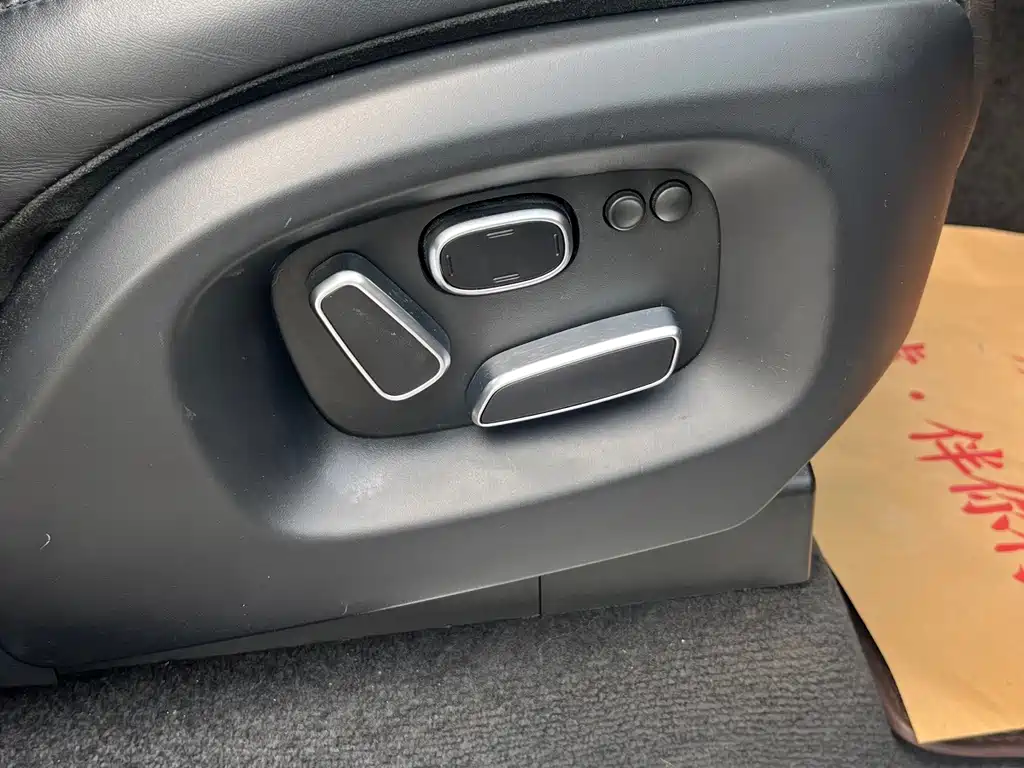 Land Rover Range Rover — миниатюра 25