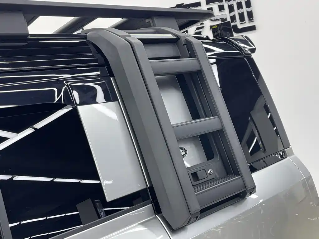 Land Rover Defender — миниатюра 26